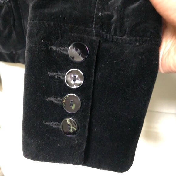 H&M WOMEN'S BLAZER VELVET BLACK SIZE 8 3 BUTTONS, 2 POCKETS , SLEEVES W/BUTTON - Picture 7 of 7